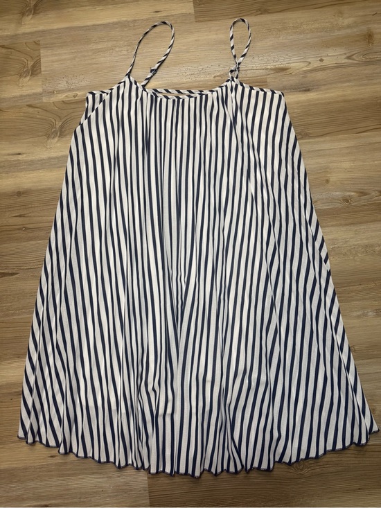 Mystree Dresses & Skirts - Mystree Striped Navy and White dress
